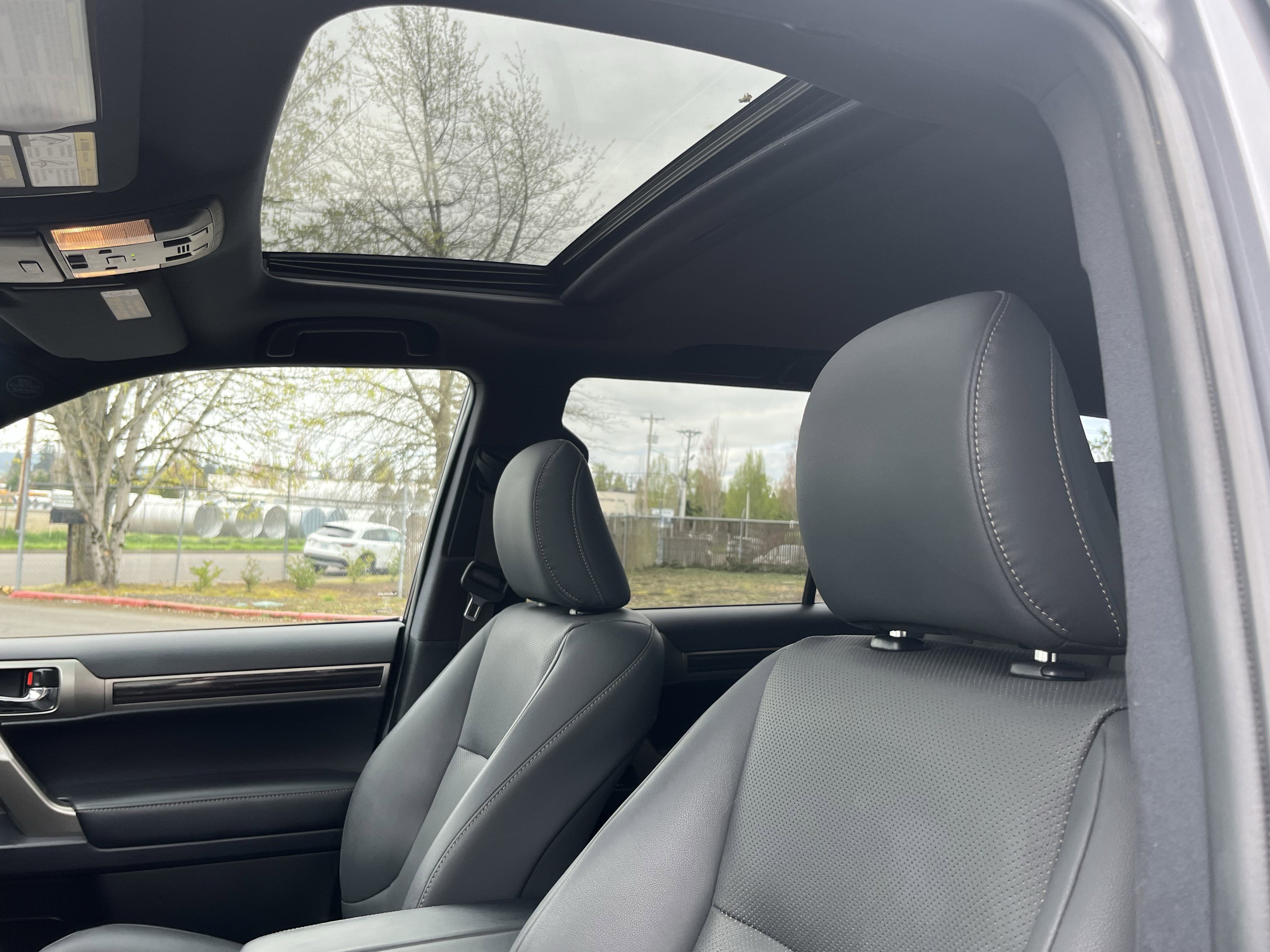 Used 2021 Lexus GX 460 Premium w/ Premium Package image 18