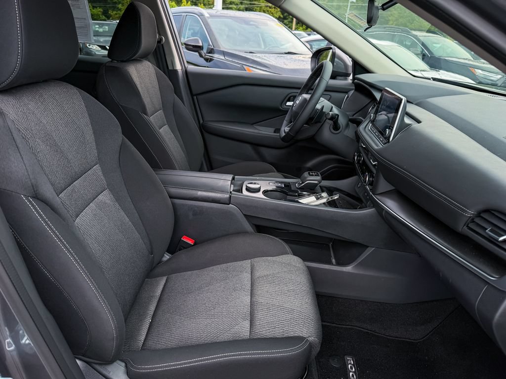 Certified 2025 Nissan Rogue SV AWD/4WD image 11