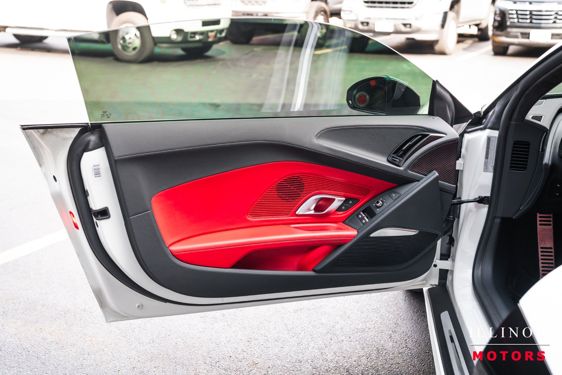 Used 2018 Audi R8 V10 w/ Premium Package RWD image 19