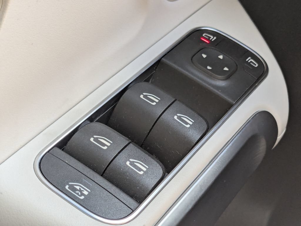 Certified 2023 Mercedes-Benz GLB 250 image 25