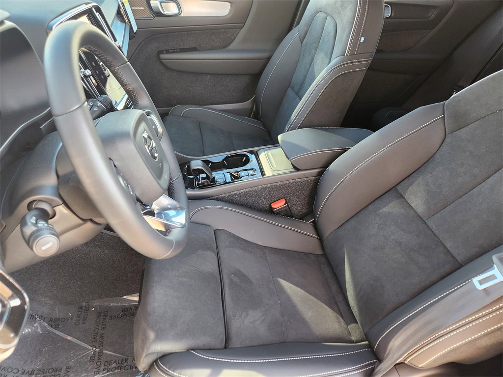 New 2026 Volvo XC40 B5 Ultra w/ Climate Package image 12