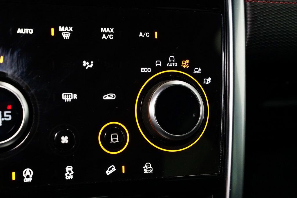 Used 2020 Land Rover Discovery Sport SE R-Dynamic image 18