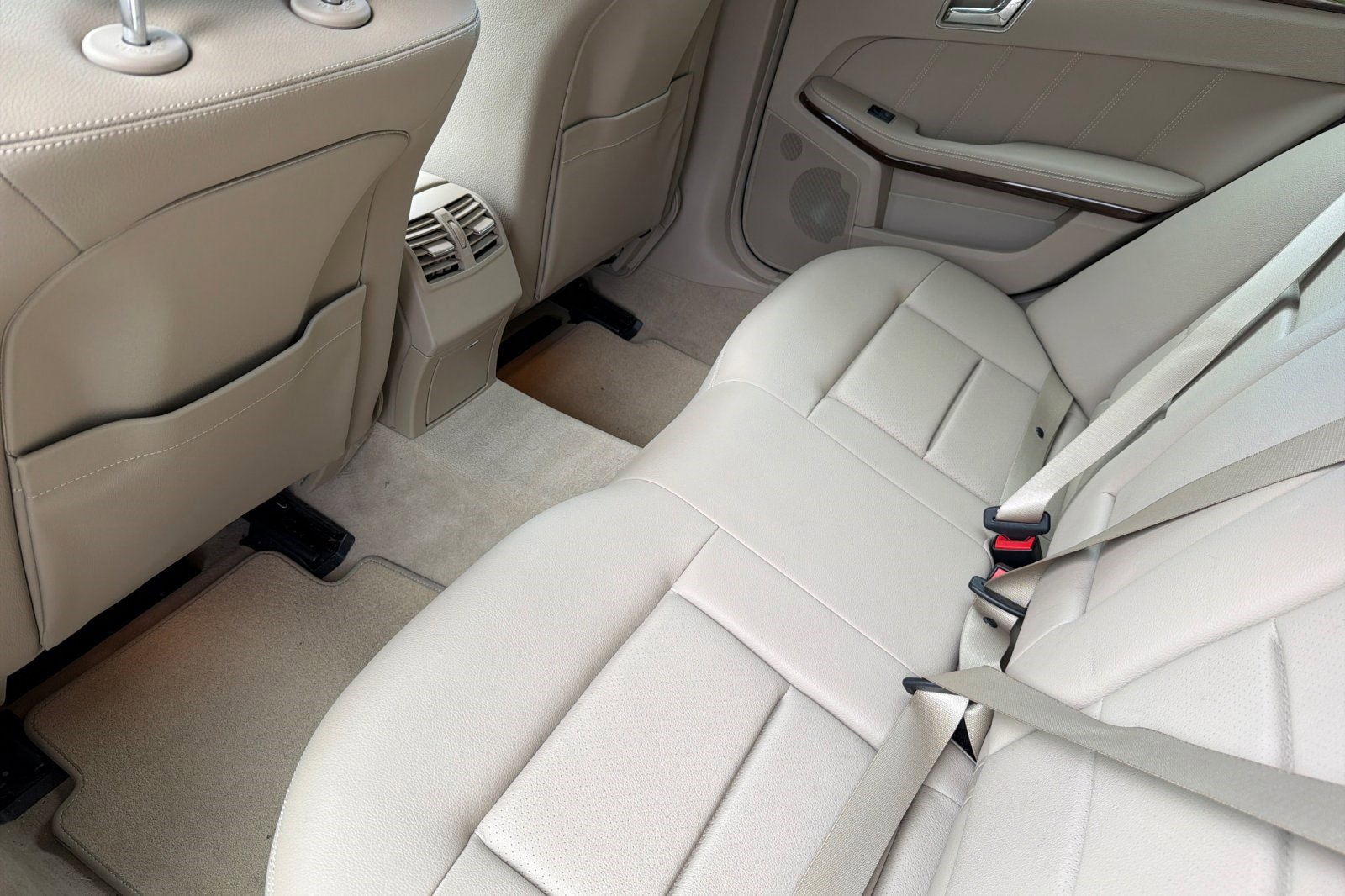 Used 2010 Mercedes-Benz E 350 Sedan image 15