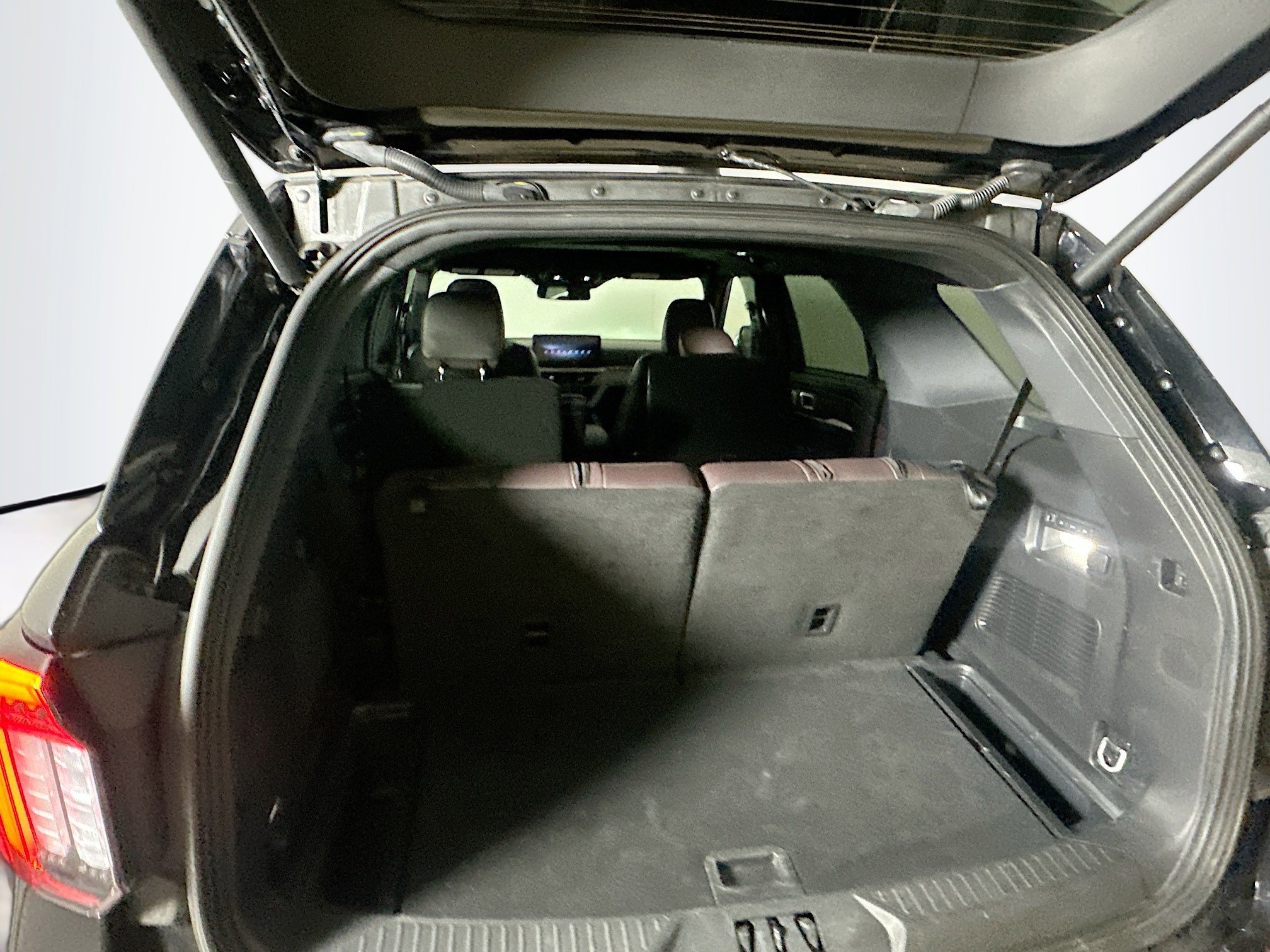 Used 2025 Ford Explorer Platinum w/ LUX Leather Package image 31