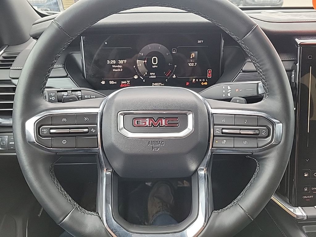 Used 2025 GMC Acadia Elevation image 9