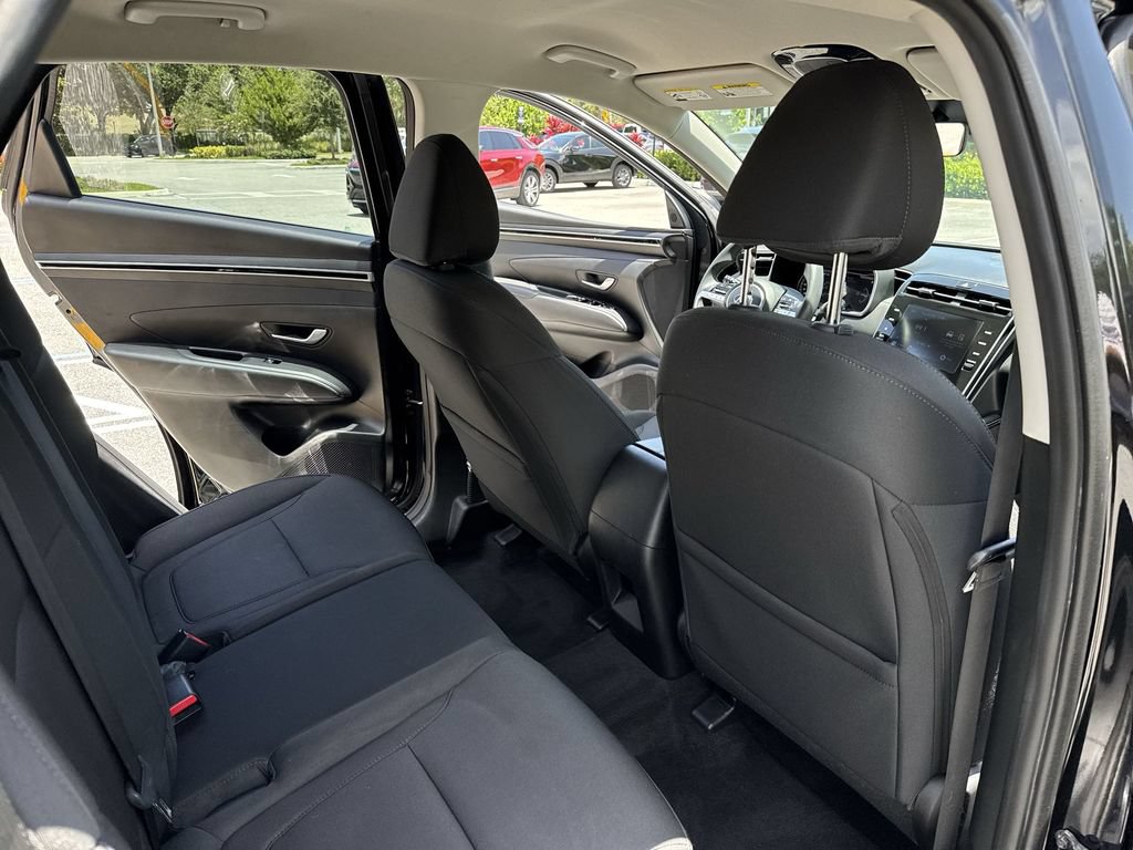 Used 2023 Hyundai Tucson SE FWD image 32