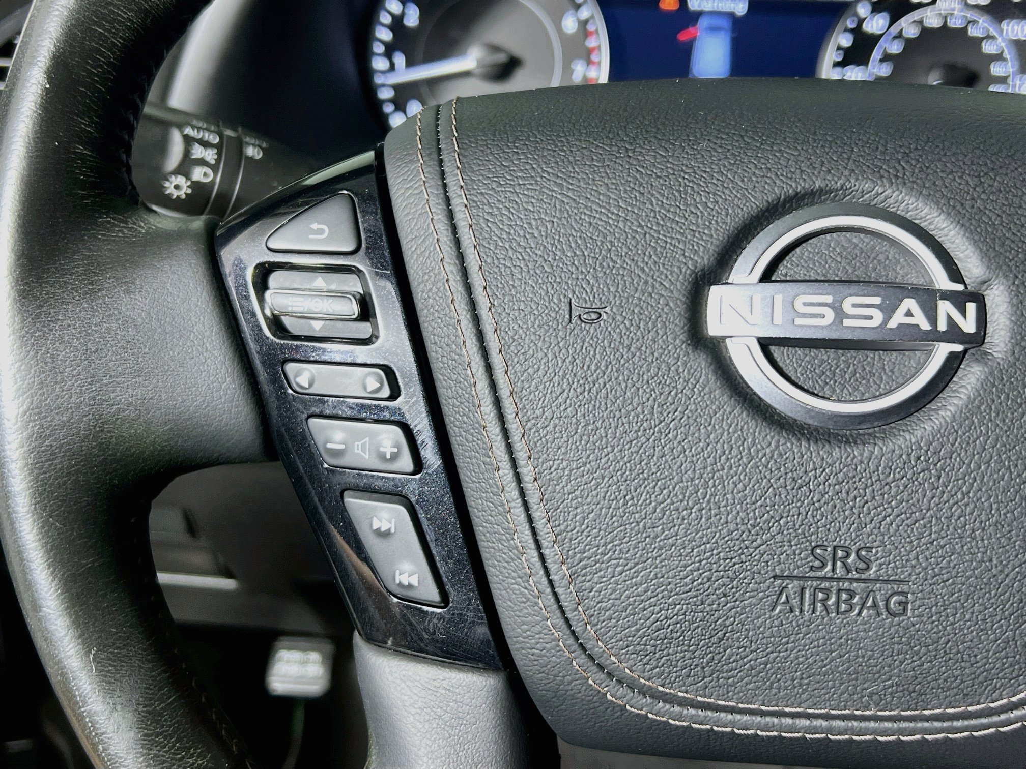 Used 2021 Nissan Armada Platinum w/ Captain's Chairs Package RWD image 18