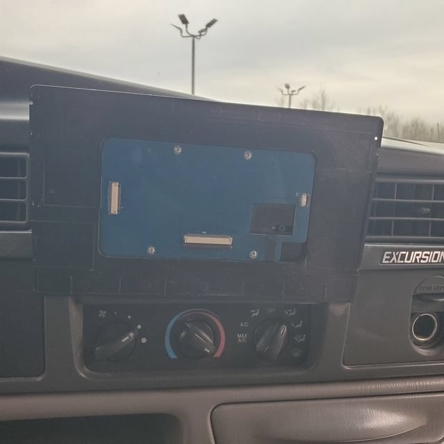 Used 2001 Ford Excursion XLT RWD image 34