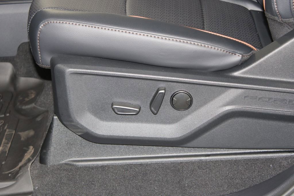 New 2026 Ford F250 Lariat w/ Black Appearance Package image 22