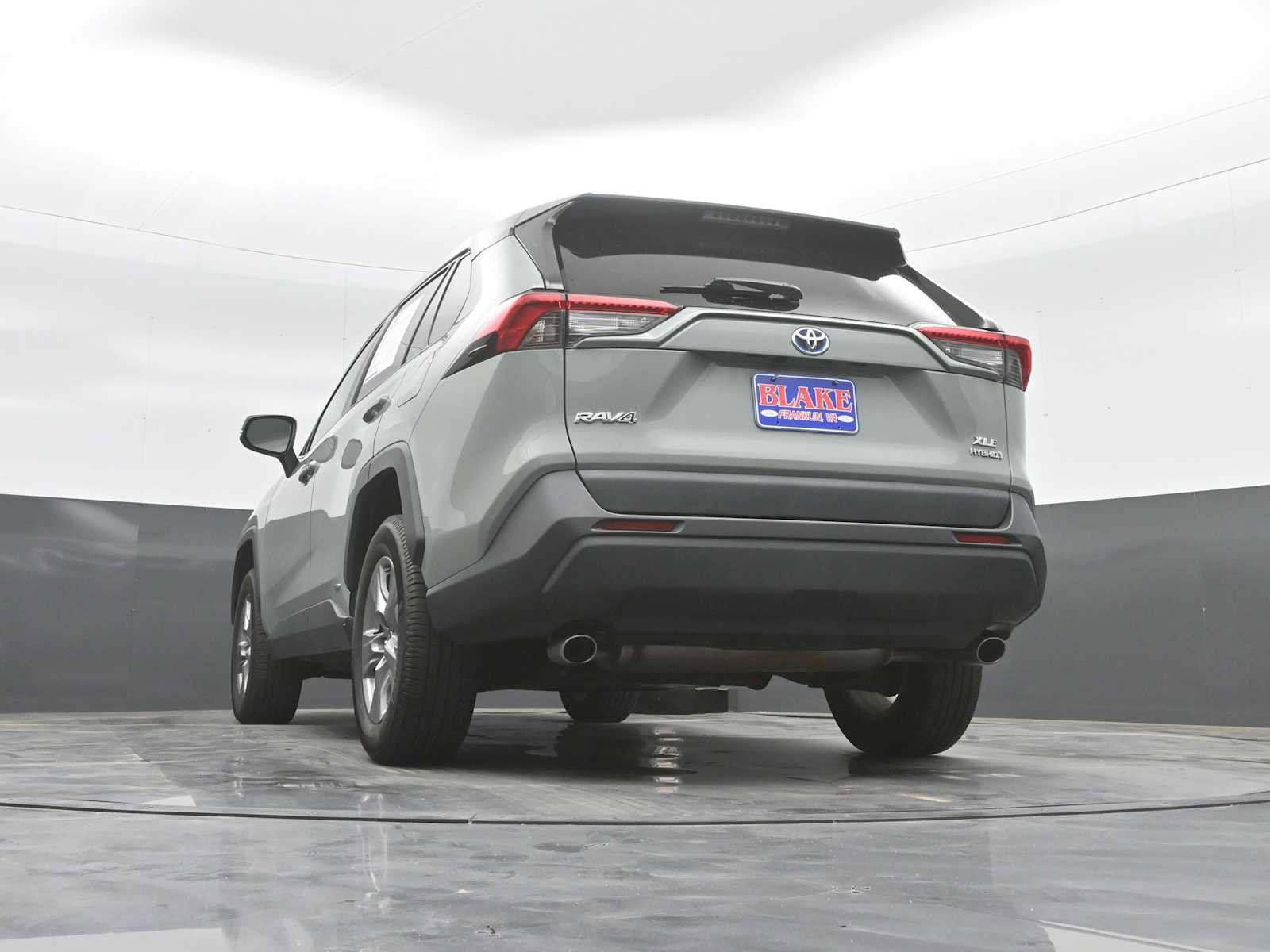Used 2022 Toyota RAV4 XLE w/ XLE Grade Weather Package AWD/4WD image 25