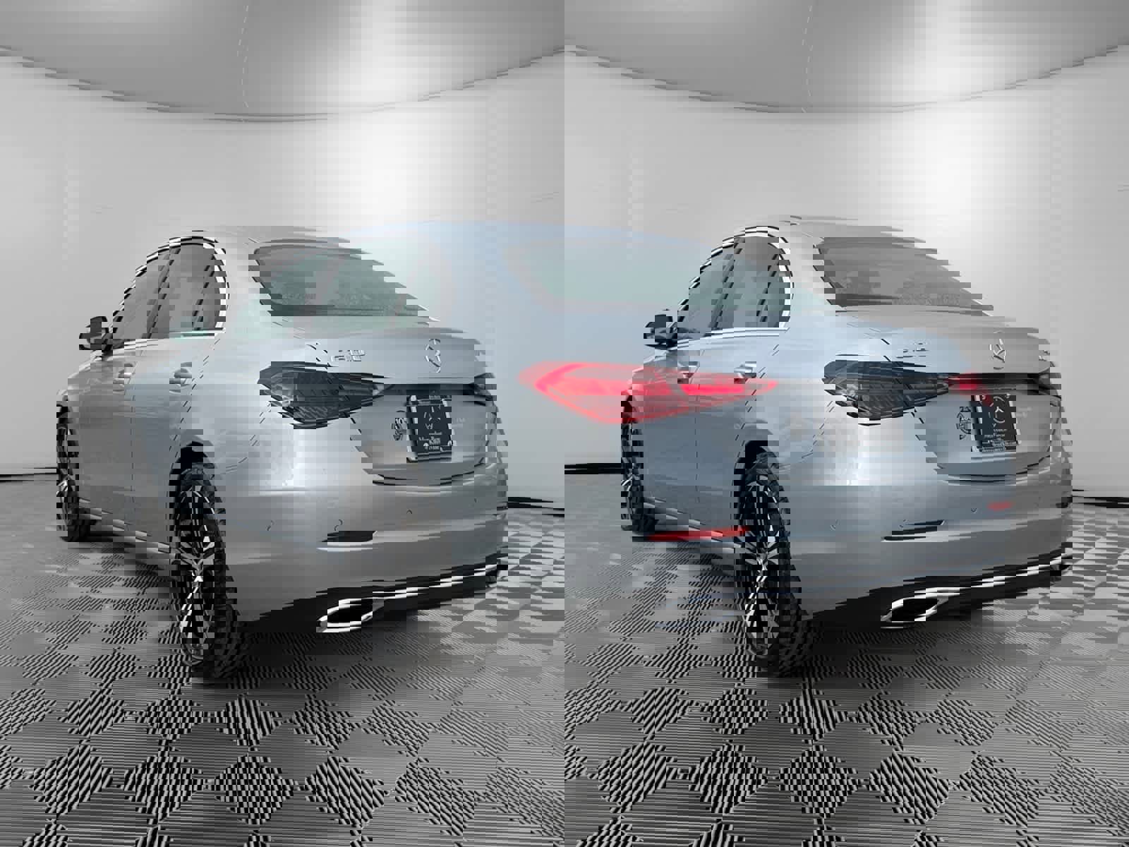 Used 2025 Mercedes-Benz C 300 4MATIC Sedan video 3