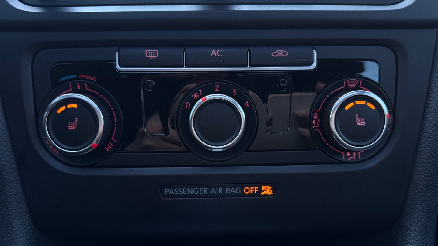 Used 2012 Volkswagen Golf TDI image 23