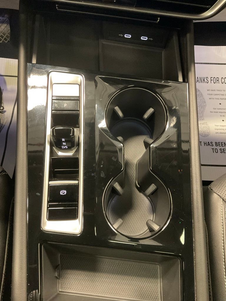 Used 2024 Volkswagen Atlas SE image 22