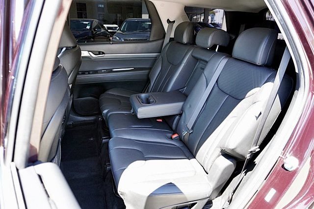 Used 2024 Hyundai Palisade SEL FWD image 26