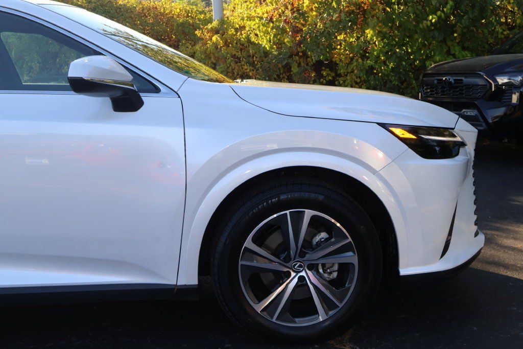 Used 2025 Lexus RX 350 Premium w/ Accessory Package AWD/4WD image 10