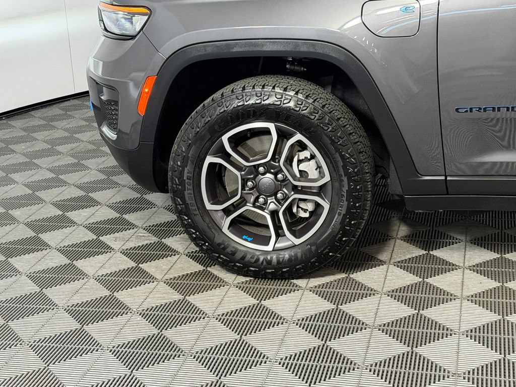 Used 2023 Jeep Grand Cherokee Trailhawk AWD/4WD image 11