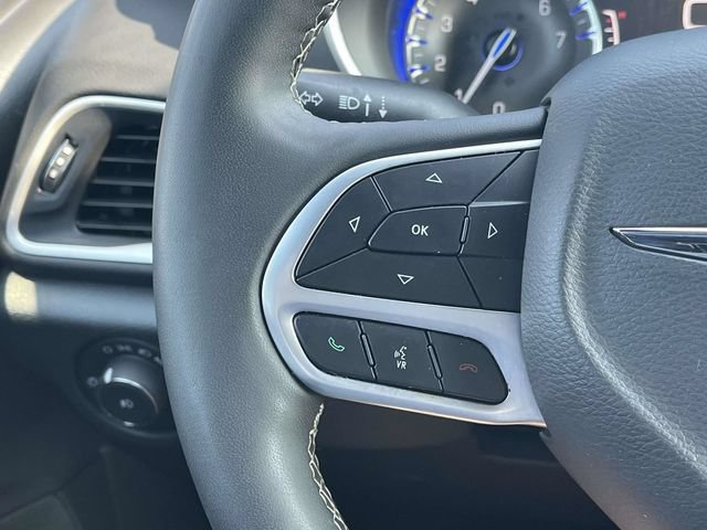 Used 2025 Chrysler Pacifica Select FWD image 26