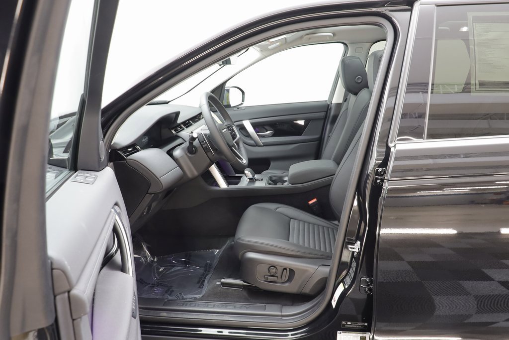 New 2025 Land Rover Discovery Sport S image 6