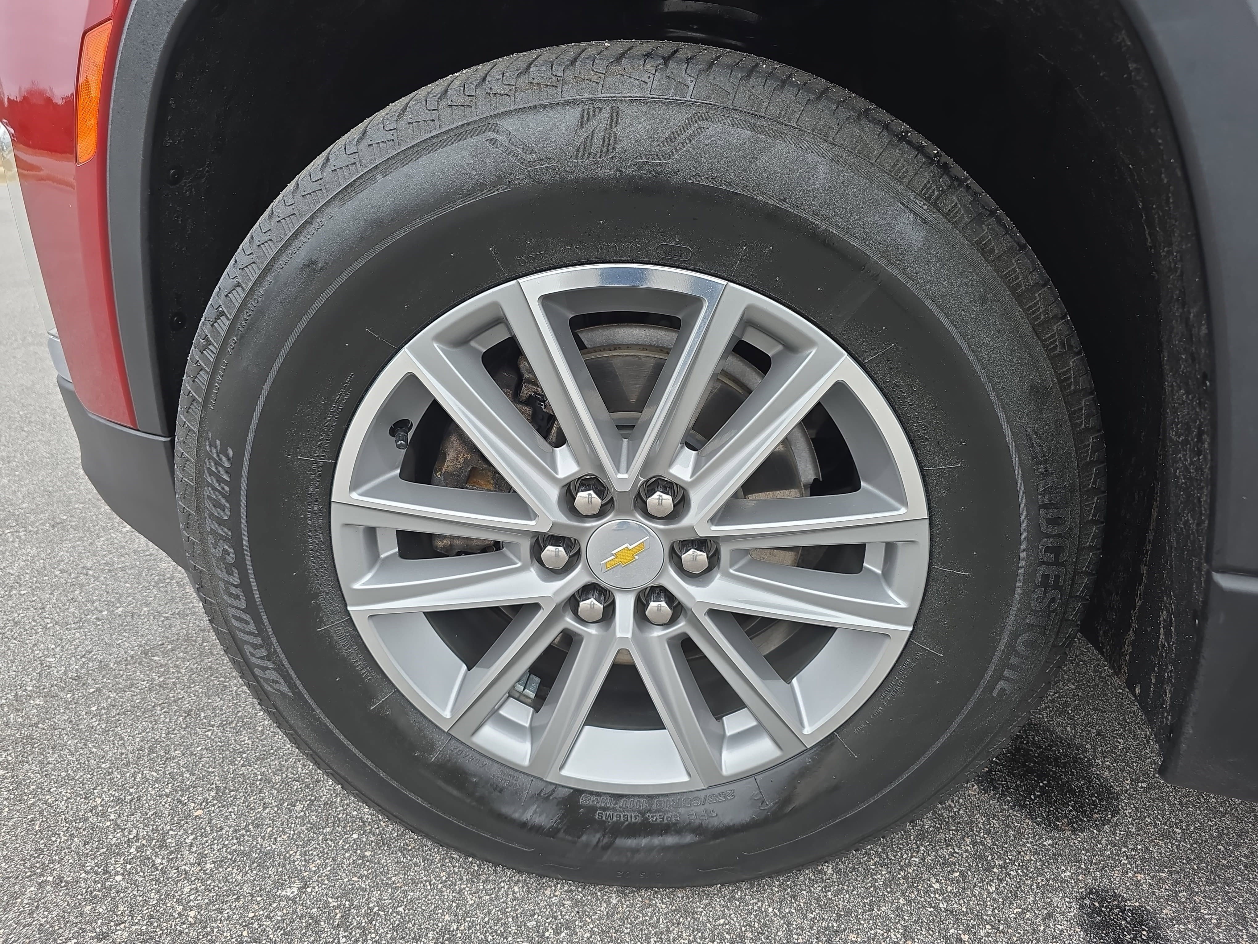 Used 2022 Chevrolet Traverse LT image 33