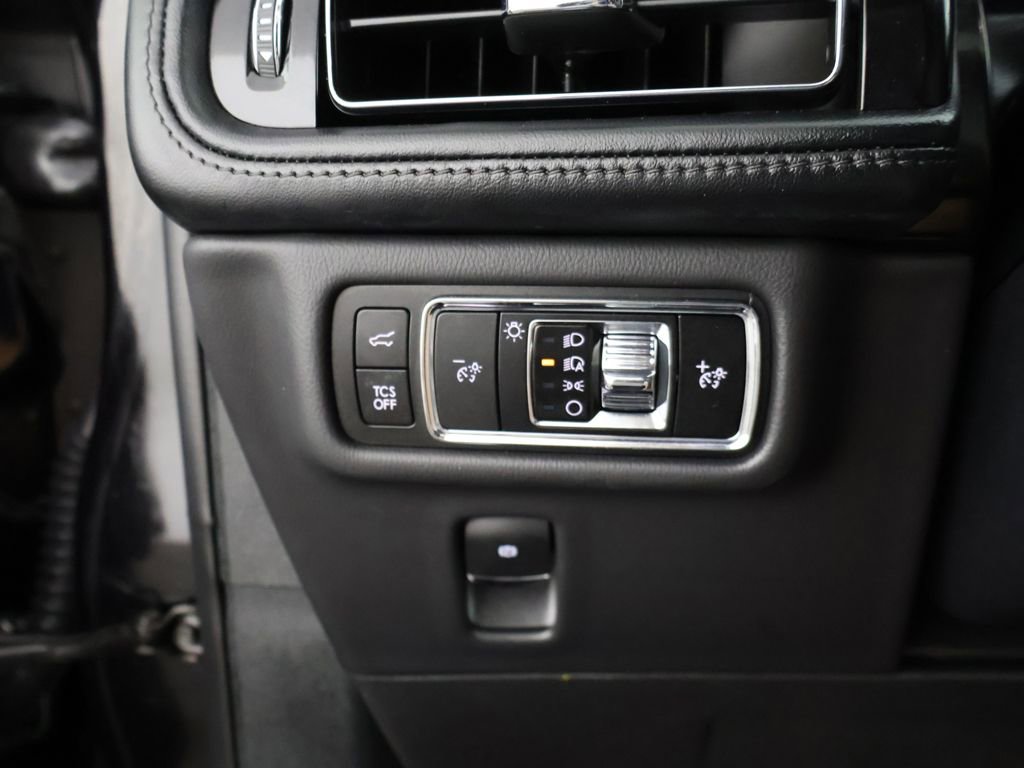Used 2023 Lincoln Nautilus Reserve AWD/4WD image 39