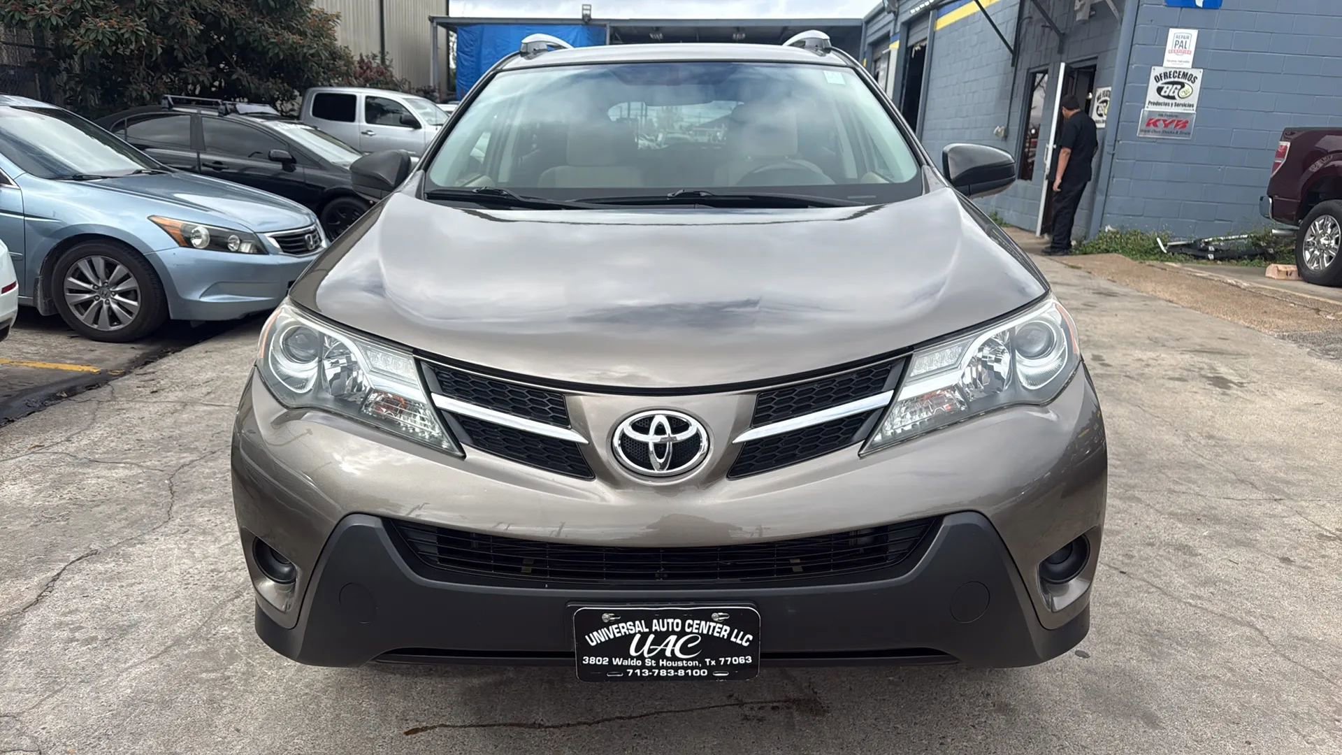 Used 2013 Toyota RAV4 LE image 2