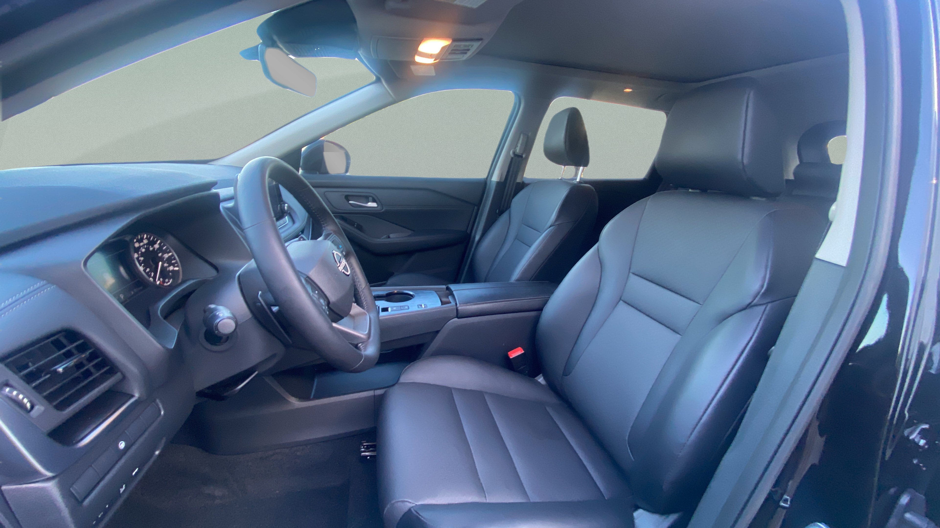 Used 2026 Nissan Rogue Dark Armor FWD image 13