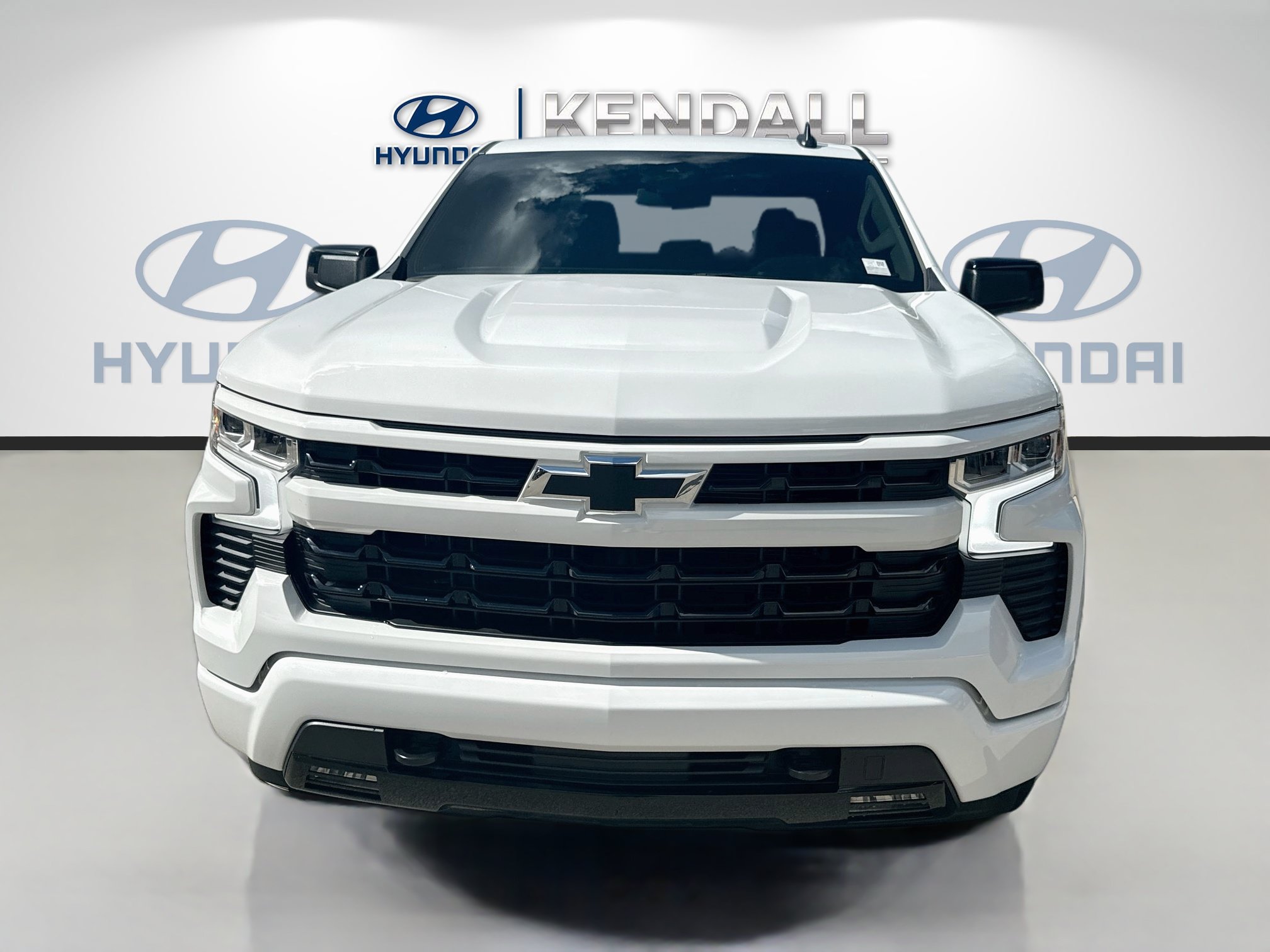 Used 2025 Chevrolet Silverado 1500 RST RWD image 2