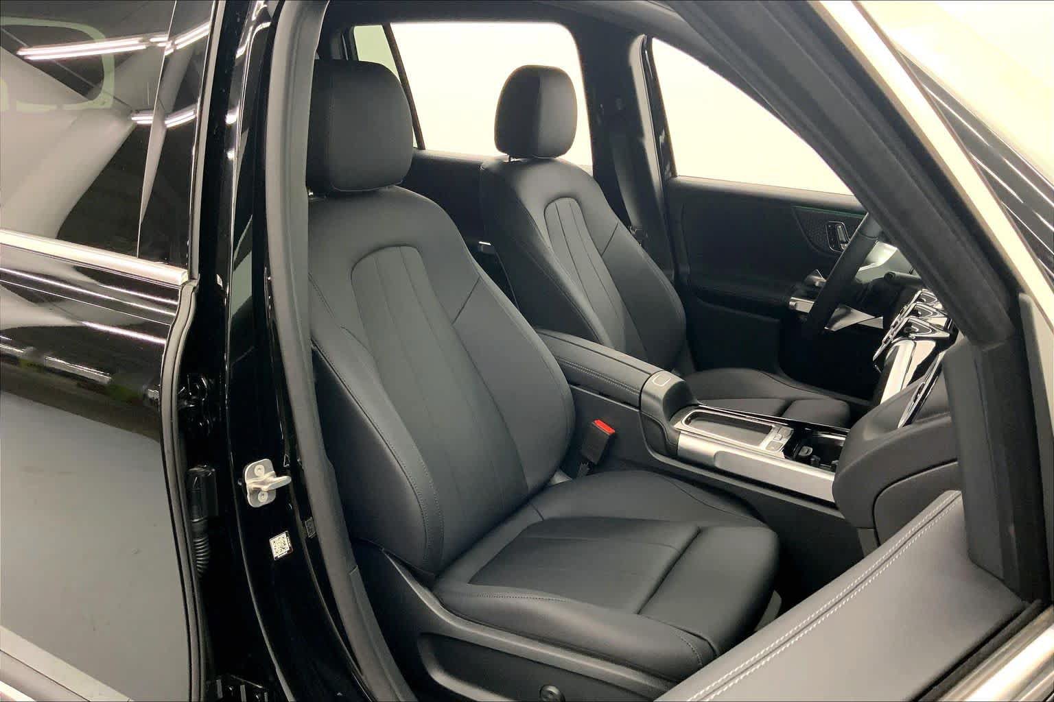 New 2026 Mercedes-Benz GLB 250 image 3