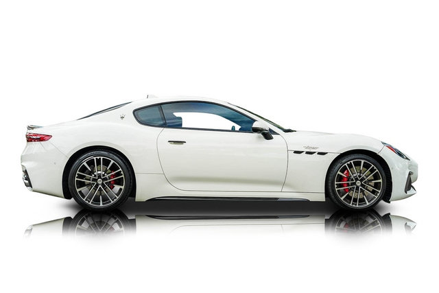 Used 2024 Maserati GranTurismo Trofeo AWD/4WD image 2
