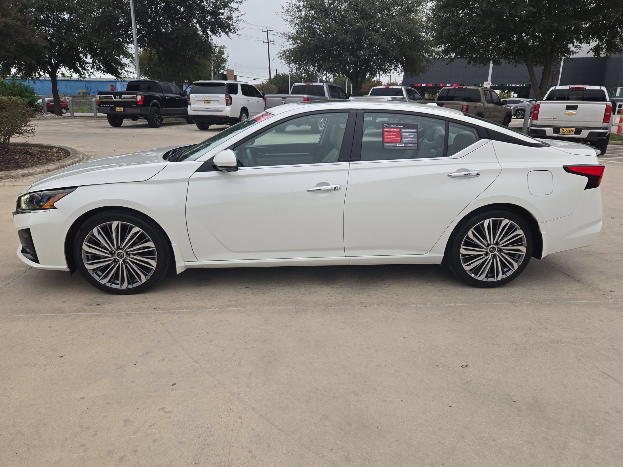 Certified 2024 Nissan Altima 2.5 SL FWD image 6