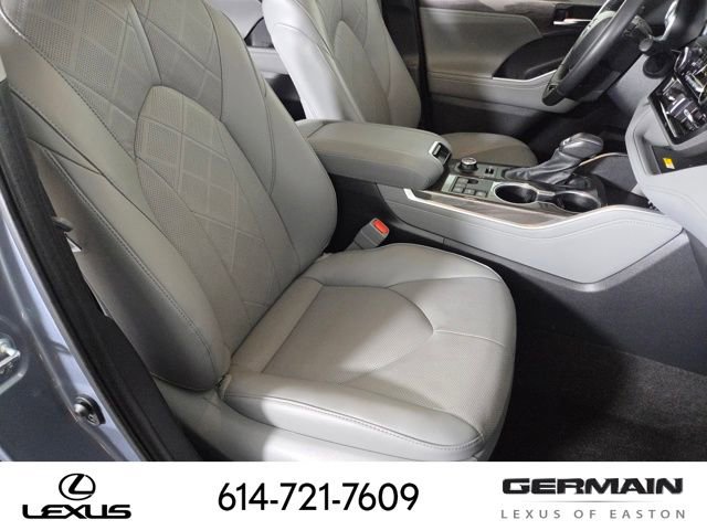 Used 2024 Toyota Highlander Platinum image 29