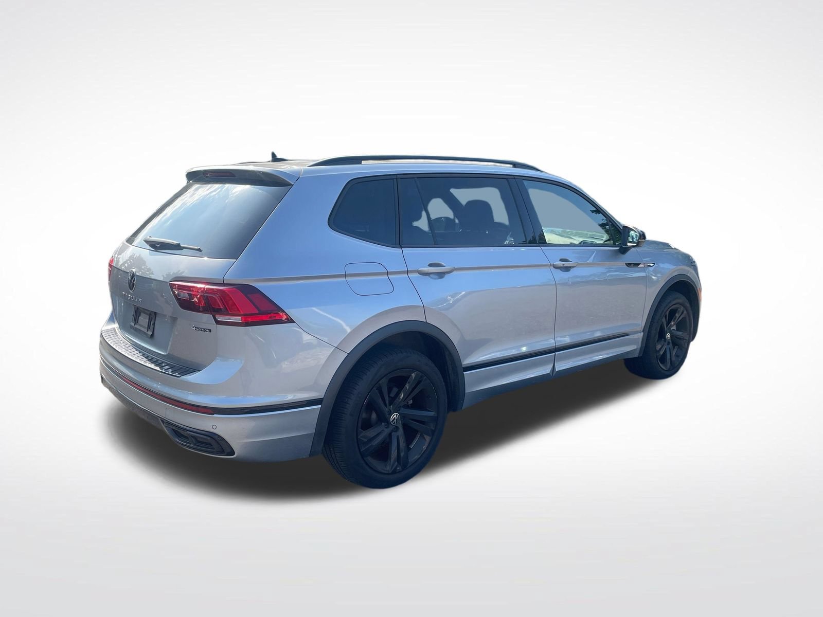 Certified 2024 Volkswagen Tiguan SE R-Line AWD/4WD image 5