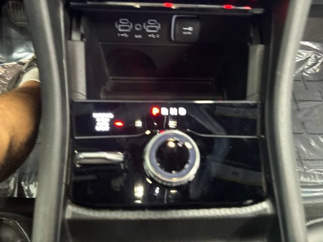 Used 2024 Jeep Grand Cherokee Limited AWD/4WD image 41