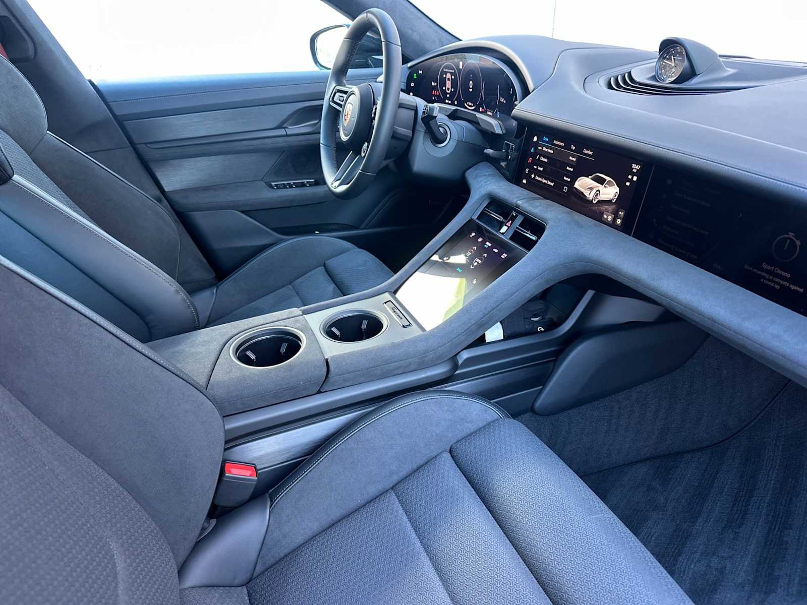 Certified 2025 Porsche Taycan GTS image 16