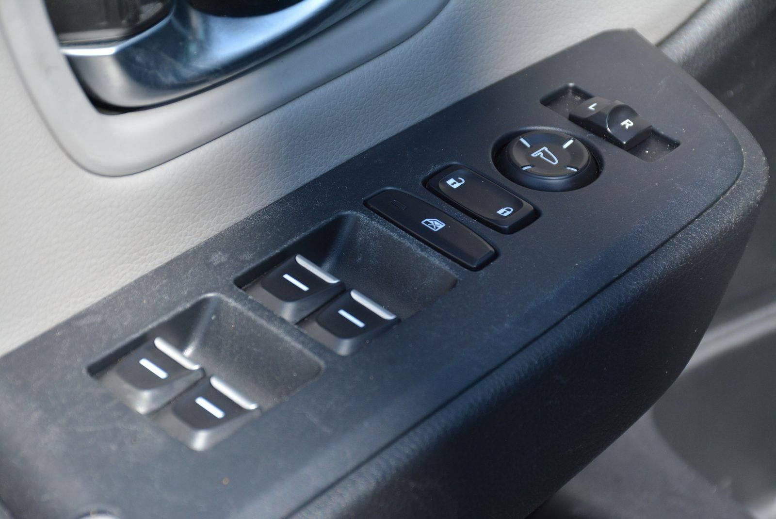 Used 2023 Honda Pilot LX image 9