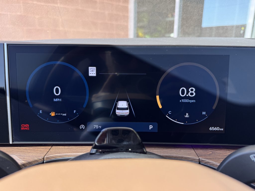 Used 2024 Hyundai Santa Fe Limited image 16