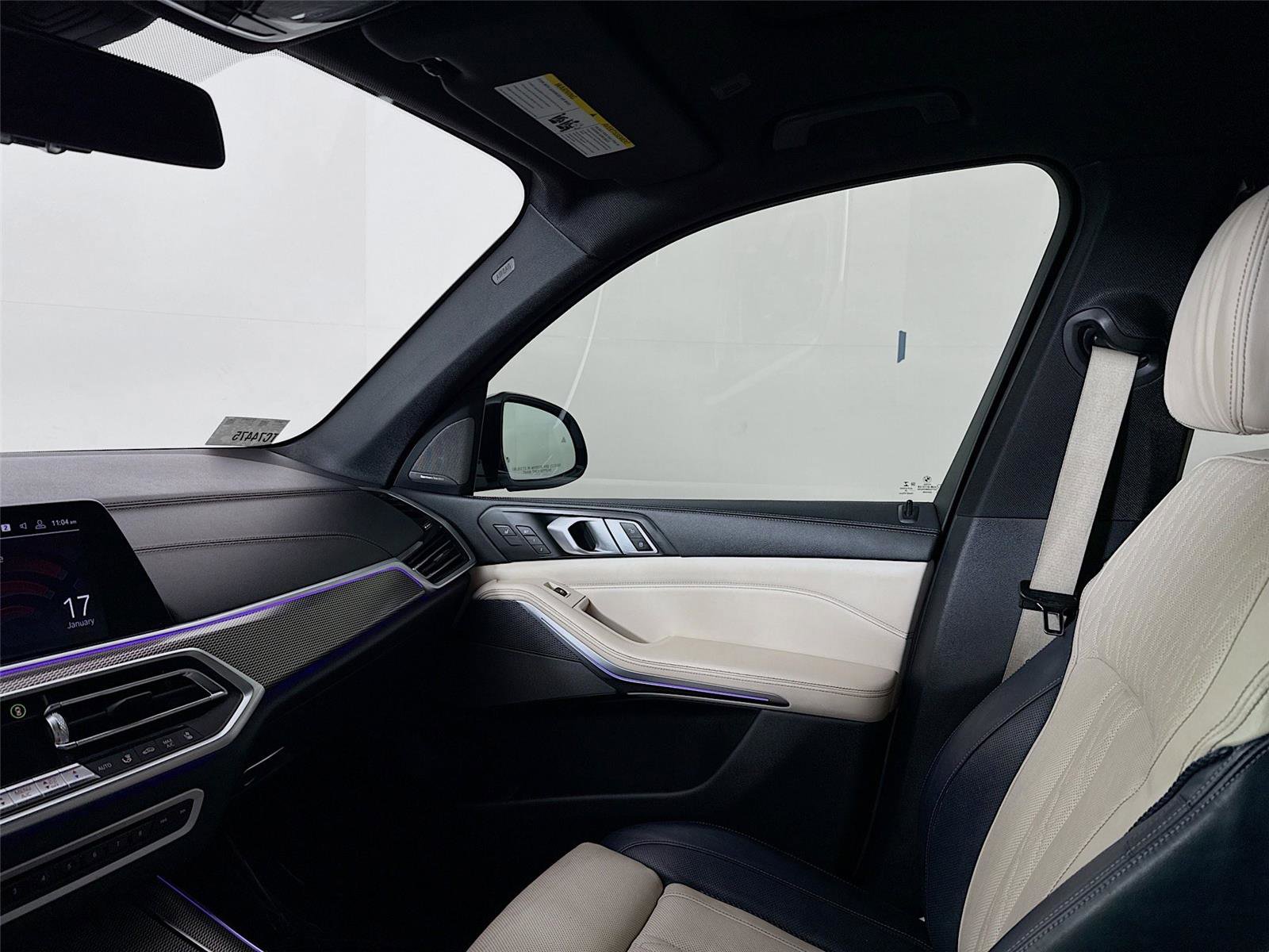 Used 2020 BMW X5 M50i w/ Executive Package image 21