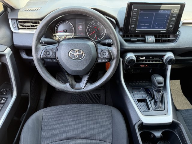 Used 2021 Toyota RAV4 LE FWD image 11