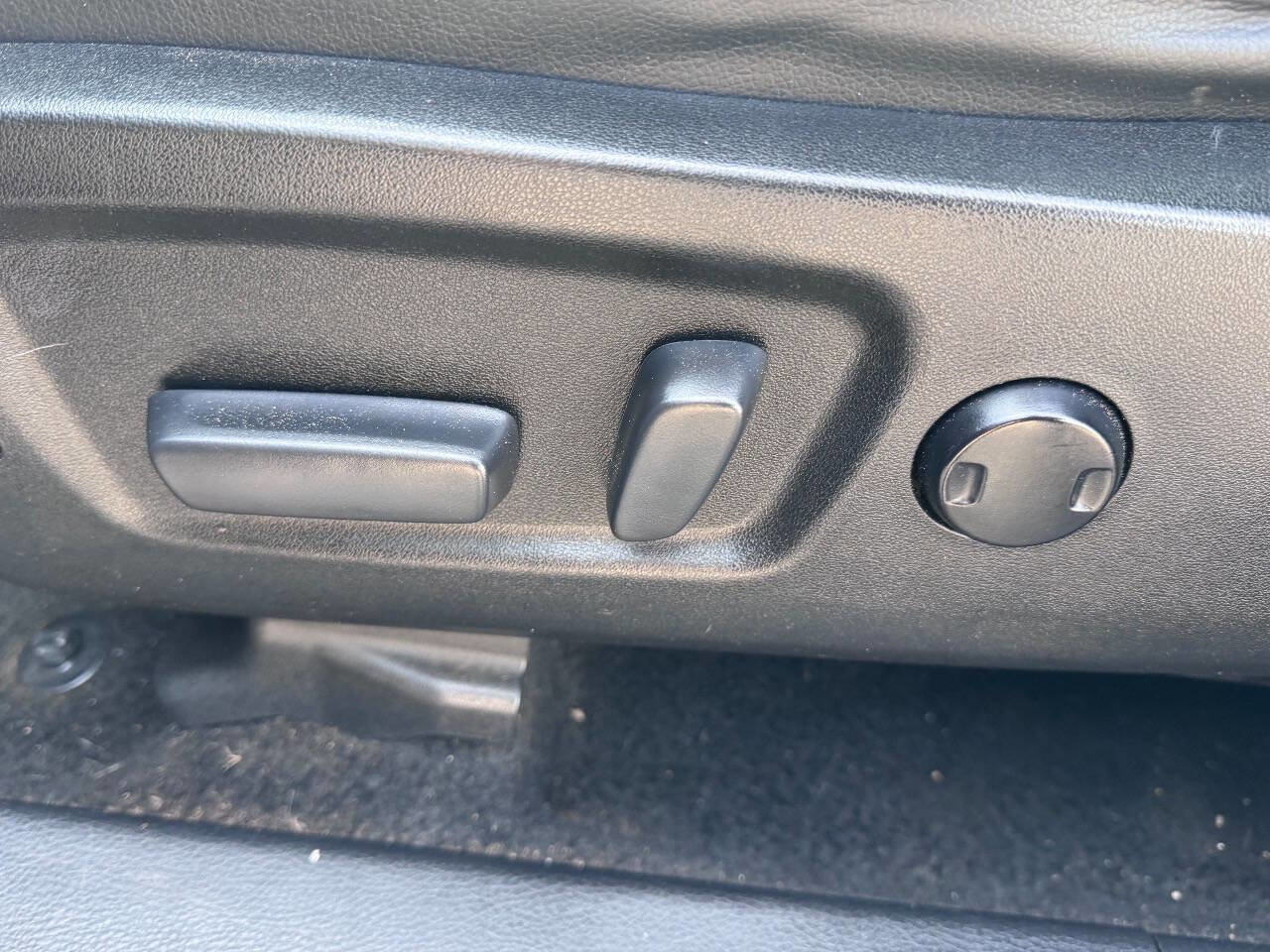 Used 2017 Toyota Highlander XLE image 20