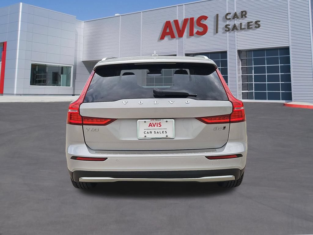 Used 2025 Volvo V60 B5 Cross Country Plus AWD/4WD image 7
