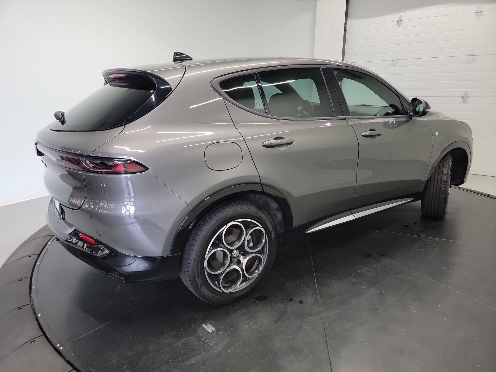 Used 2024 Alfa Romeo Tonale Ti AWD/4WD image 9