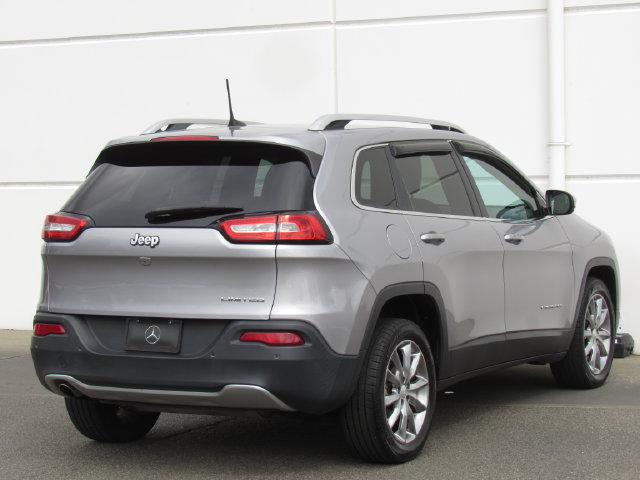 Used 2018 Jeep Cherokee Limited FWD image 6