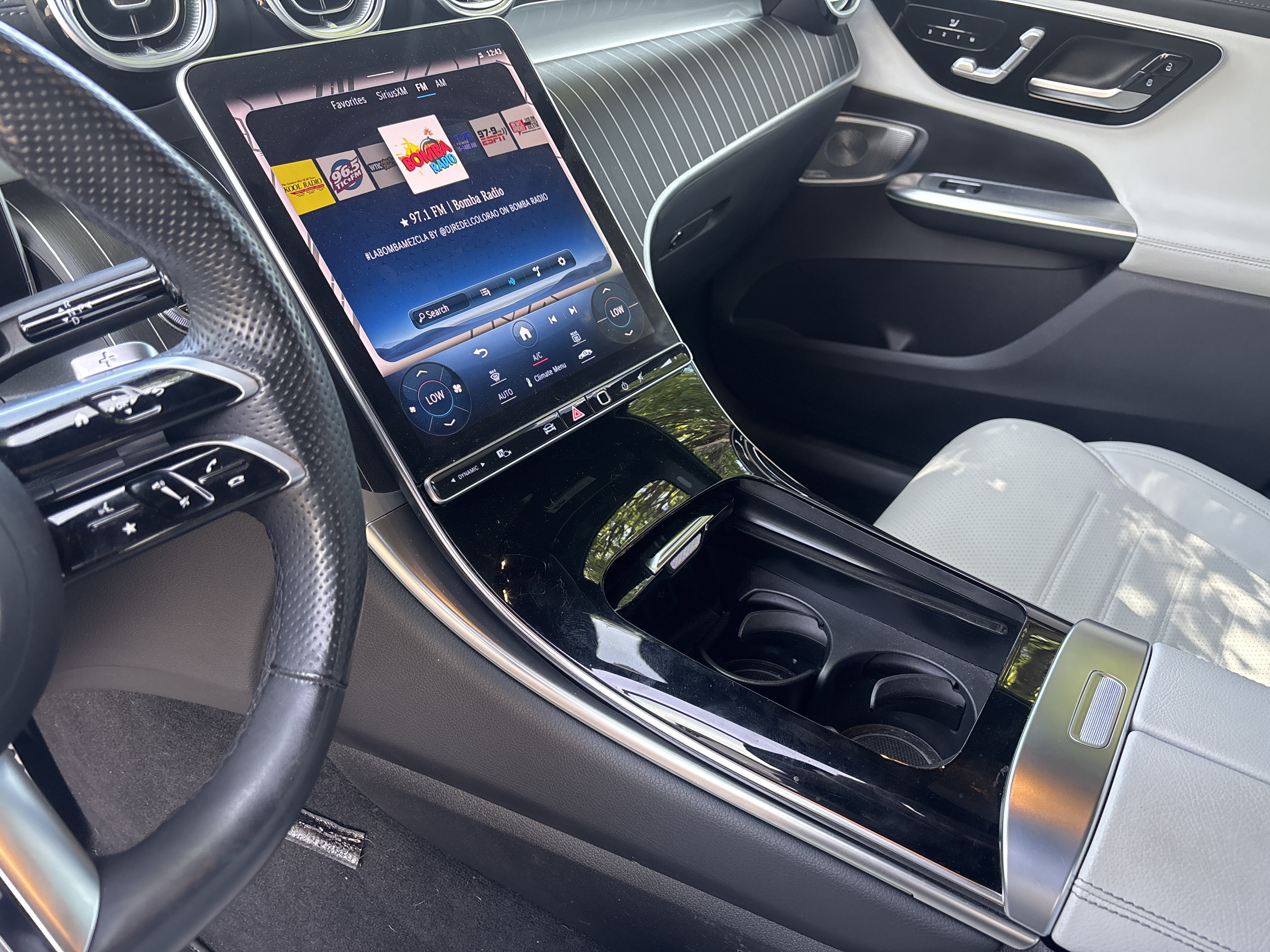 Used 2023 Mercedes-Benz GLC 300 4MATIC image 24