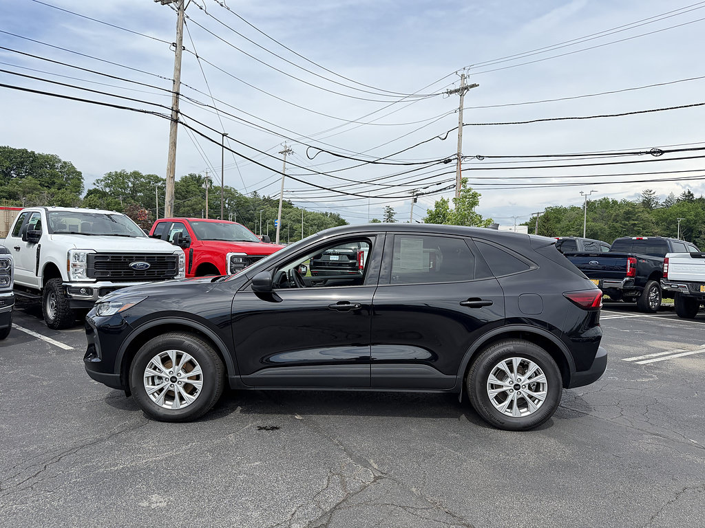 Used 2025 Ford Escape Active w/ Cold Weather Package AWD/4WD image 3