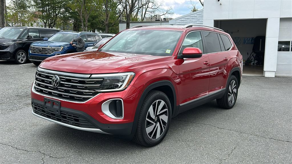 Used 2024 Volkswagen Atlas SEL AWD/4WD image 3
