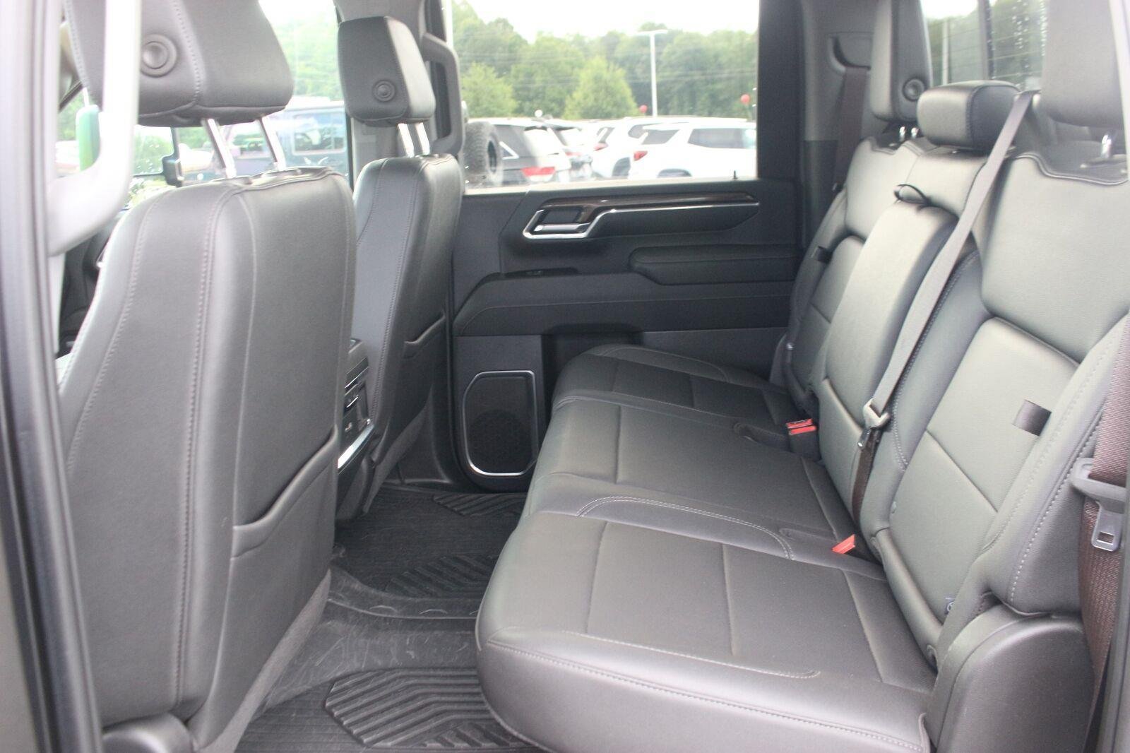 Used 2024 Chevrolet Silverado 2500 LTZ w/ LTZ Convenience Package AWD/4WD image 36