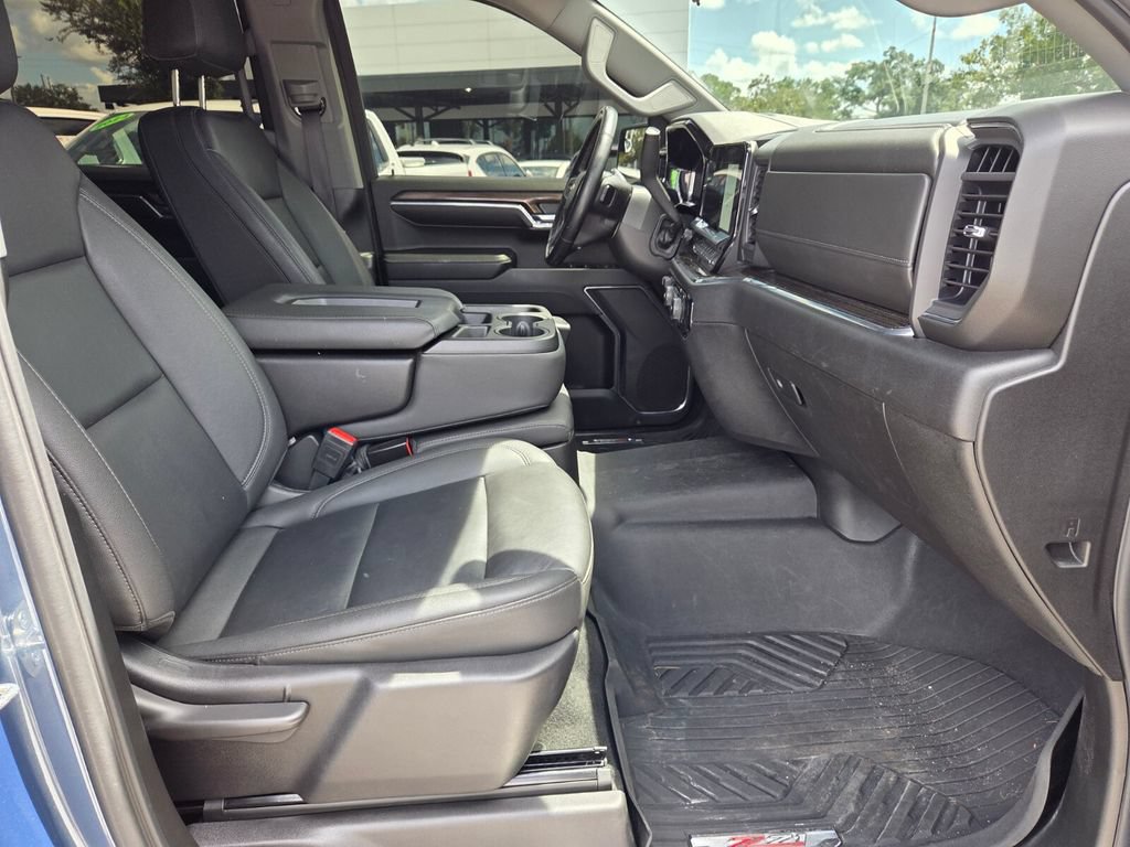 Used 2024 Chevrolet Silverado 1500 LT AWD/4WD image 16