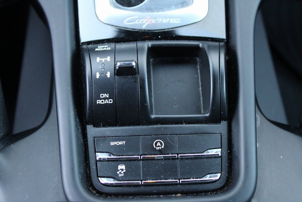 Certified 2016 Porsche Cayenne image 31