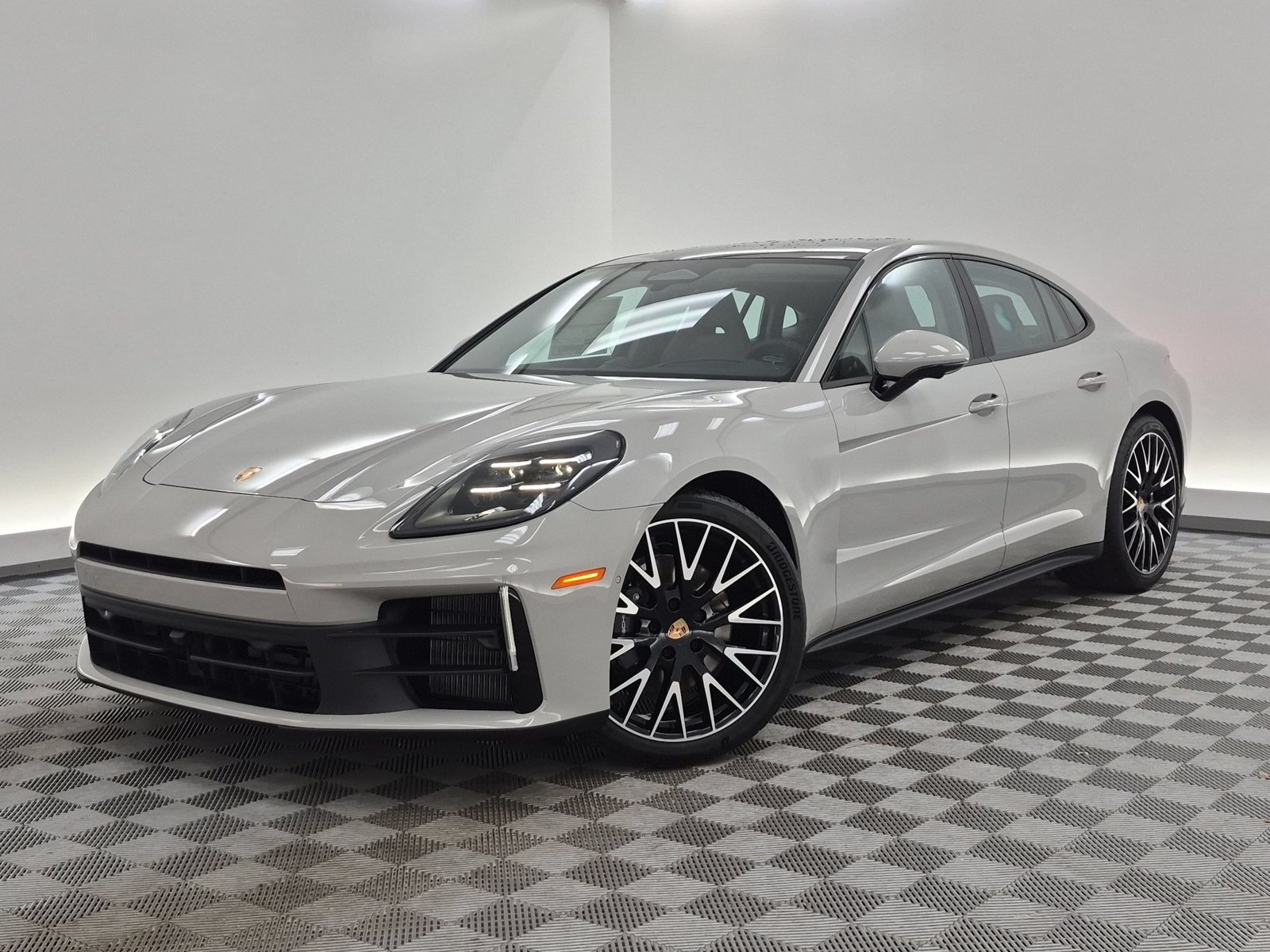 New 2026 Porsche Panamera image 1