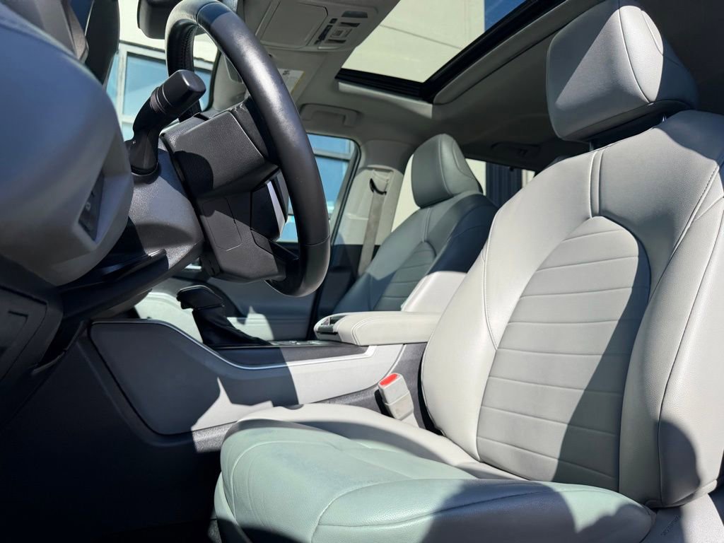 Used 2022 Toyota Highlander XLE image 10